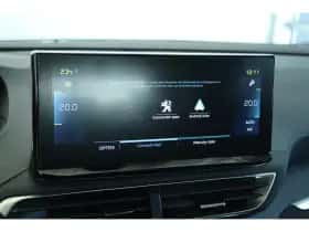 Peugeot 3008 (2021) thumbnail 24