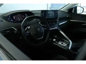 Peugeot 3008 (2021) thumbnail 4