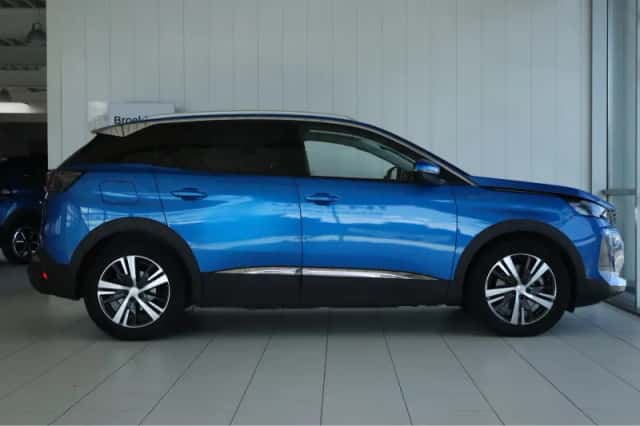 Peugeot 3008 (2021) thumbnail 9
