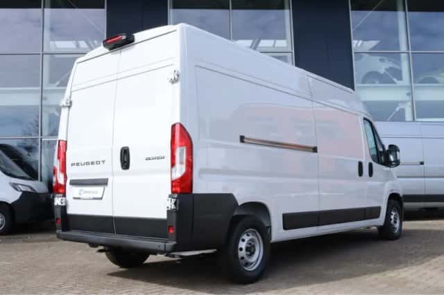 Peugeot Boxer (2024) thumbnail 2