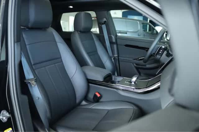 Land Rover Range Rover Evoque (2024) thumbnail 3
