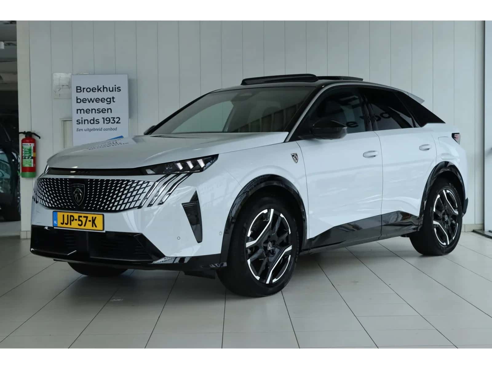 Peugeot e-3008 (2025) — foto 1