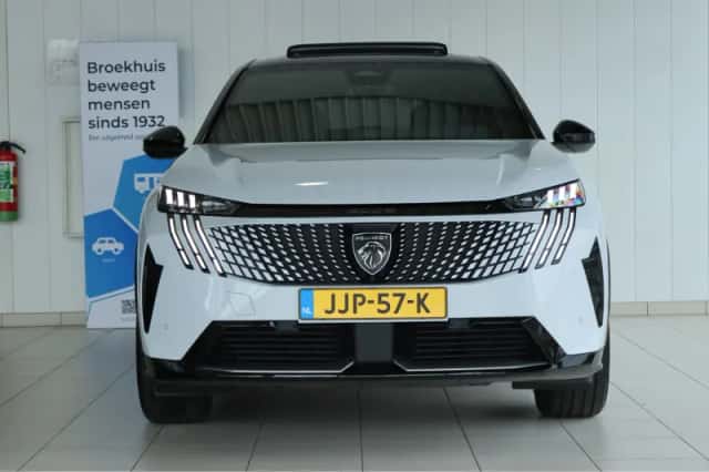 Peugeot e-3008 (2025) thumbnail 12