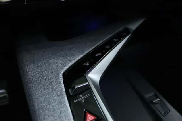 Peugeot e-3008 (2025) thumbnail 25