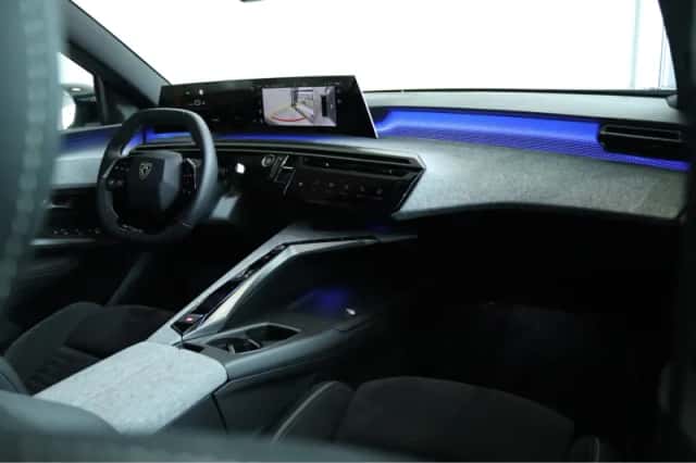 Peugeot e-3008 (2025) thumbnail 4