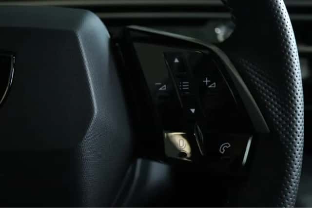 Peugeot e-3008 (2025) thumbnail 38
