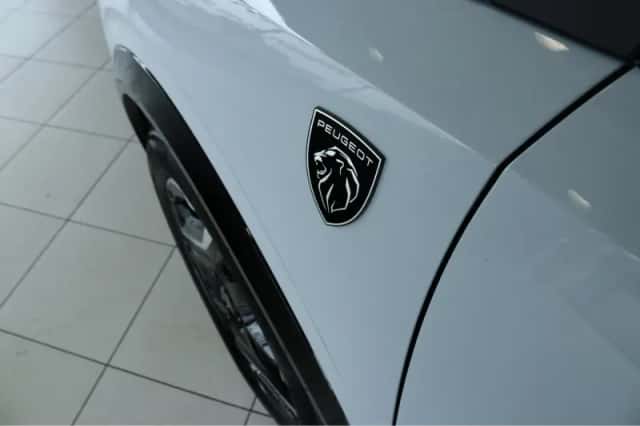 Peugeot e-3008 (2025) thumbnail 9