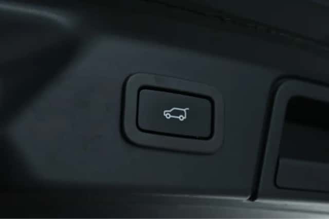 Land Rover Range Rover Velar (2021) thumbnail 18