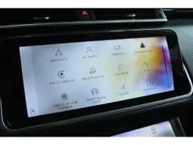 Land Rover Range Rover Velar (2021) thumbnail 32