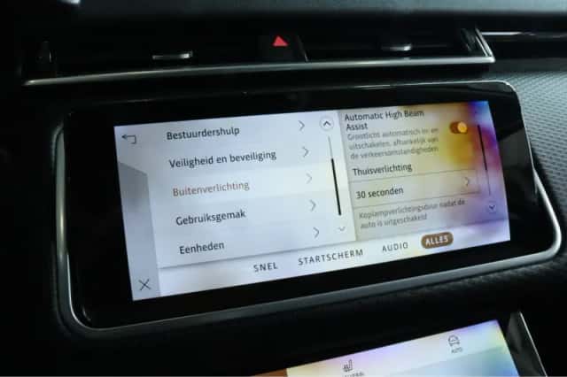 Land Rover Range Rover Velar (2021) thumbnail 37