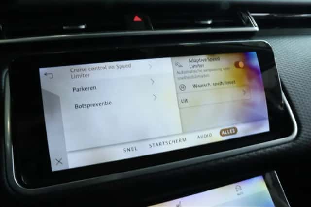Land Rover Range Rover Velar (2021) thumbnail 38