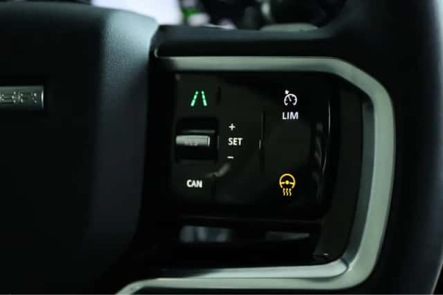 Land Rover Range Rover Velar (2021) thumbnail 40