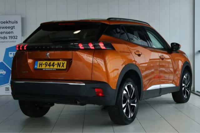 Peugeot 2008 (2020) thumbnail 2
