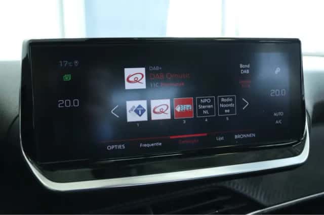 Peugeot 2008 (2020) thumbnail 20