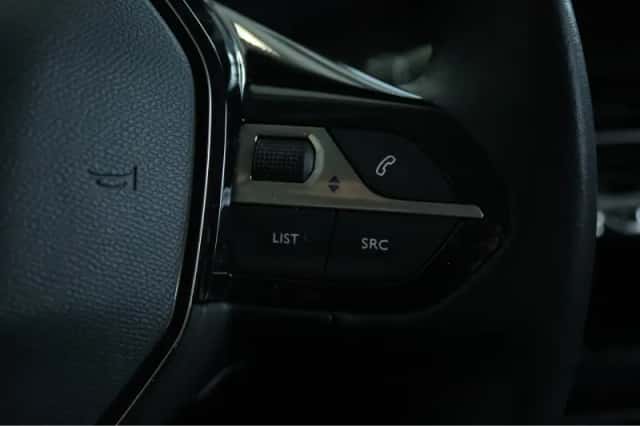 Peugeot 2008 (2020) thumbnail 25