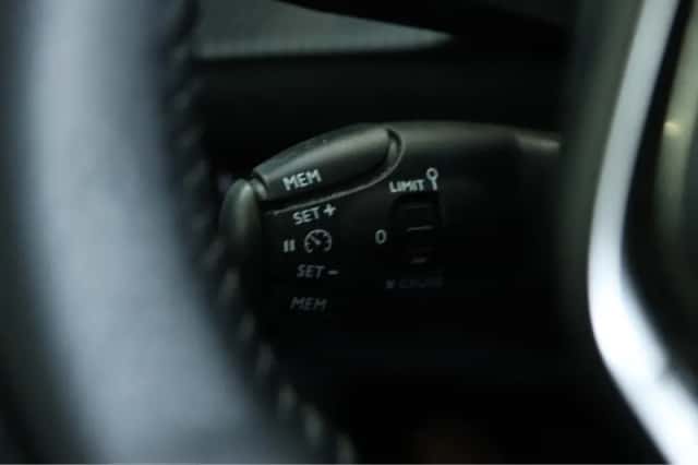 Peugeot 2008 (2020) thumbnail 27