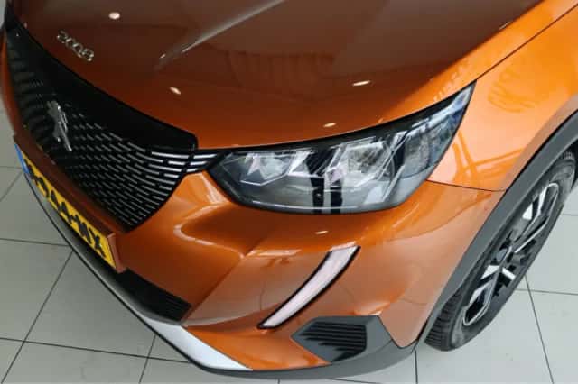 Peugeot 2008 (2020) thumbnail 6