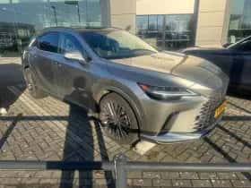 Lexus RX (2023)