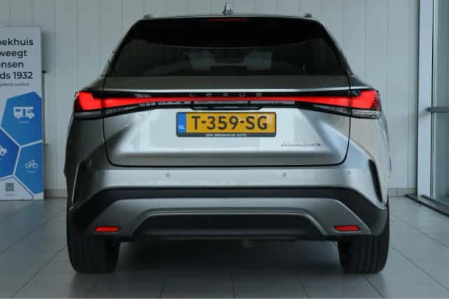 Lexus RX (2023) thumbnail 15
