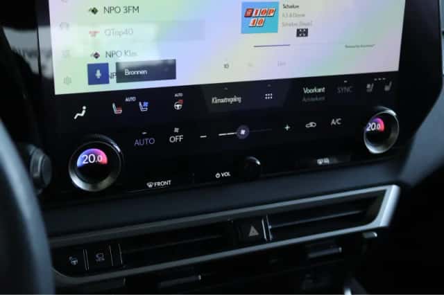 Lexus RX (2023) thumbnail 25