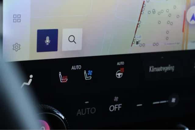 Lexus RX (2023) thumbnail 28