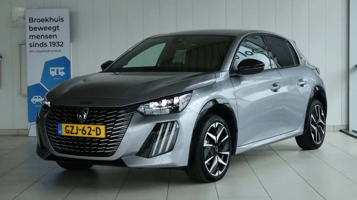 Peugeot 208 (2024) — foto 1