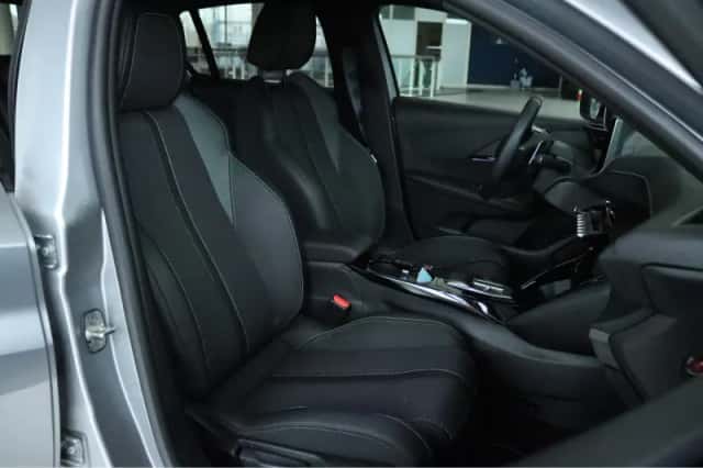 Peugeot 208 (2024) thumbnail 3