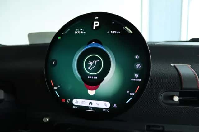 MINI Electric (2024) thumbnail 26
