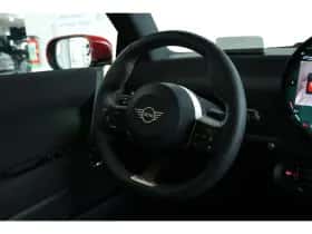 MINI Electric (2024) thumbnail 38
