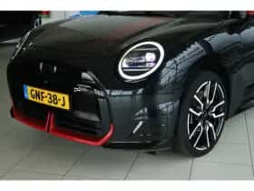MINI Electric (2024) thumbnail 5