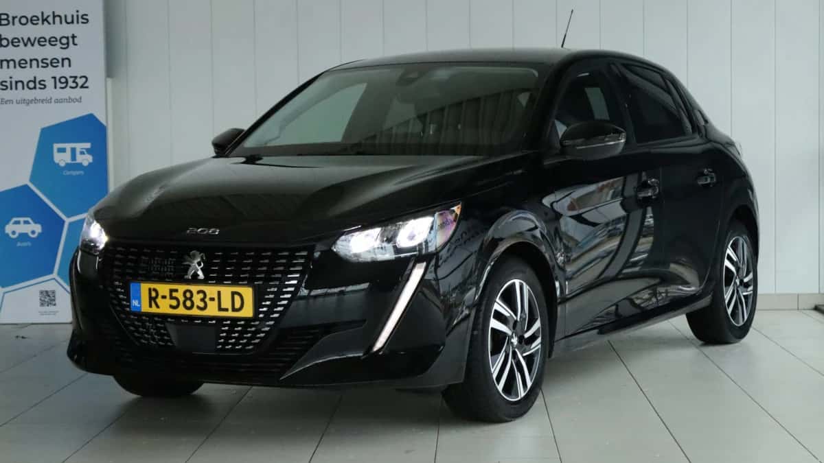 Peugeot 208 (2022) — foto 1