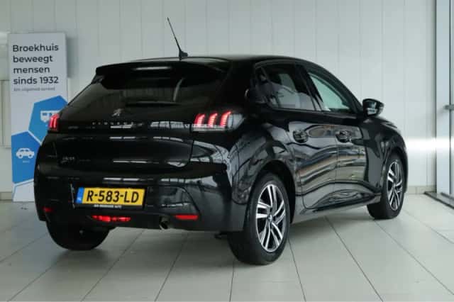 Peugeot 208 (2022) thumbnail 2