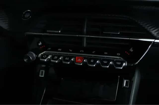 Peugeot 208 (2022) thumbnail 16