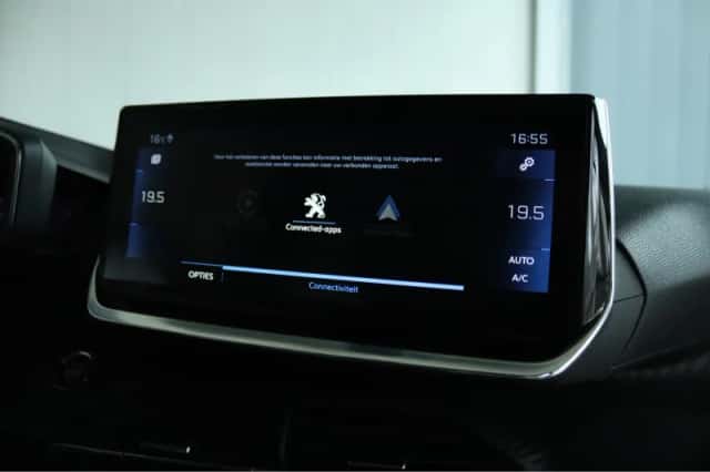 Peugeot 208 (2022) thumbnail 22