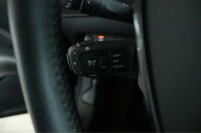 Peugeot 208 (2022) thumbnail 25