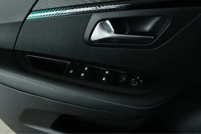 Peugeot 208 (2022) thumbnail 27