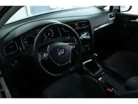 Volkswagen Golf (2018) thumbnail 17