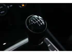 Volkswagen Golf (2018) thumbnail 20