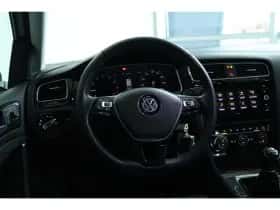 Volkswagen Golf (2018) thumbnail 30