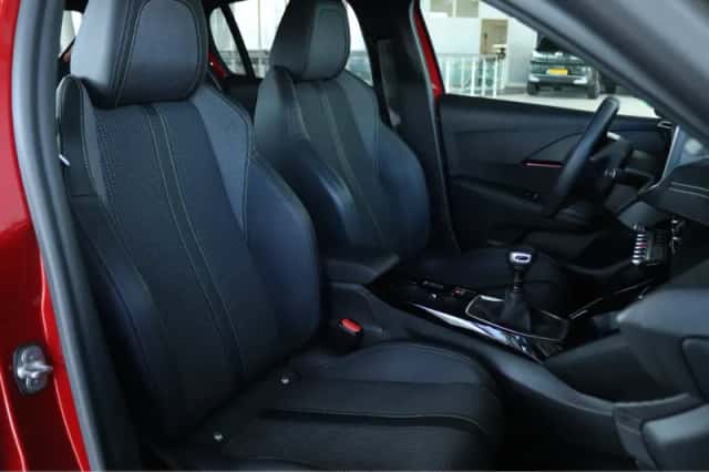 Peugeot 208 (2022) thumbnail 3