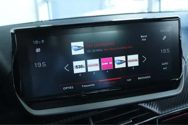 Peugeot 208 (2022) thumbnail 25