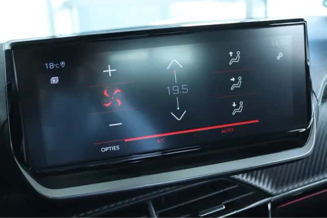 Peugeot 208 (2022) thumbnail 26