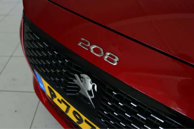 Peugeot 208 (2022) thumbnail 8