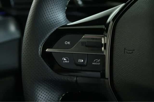 Peugeot 408 (2025) thumbnail 38