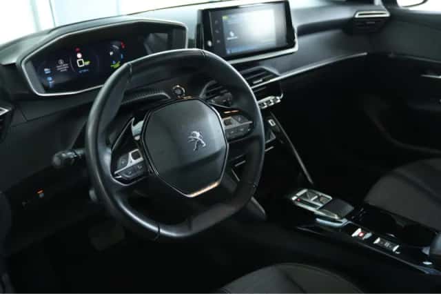Peugeot e-208 (2022) thumbnail 18