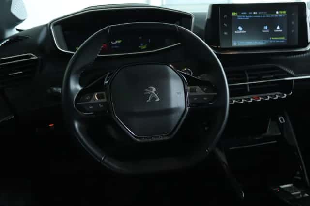Peugeot e-208 (2022) thumbnail 26