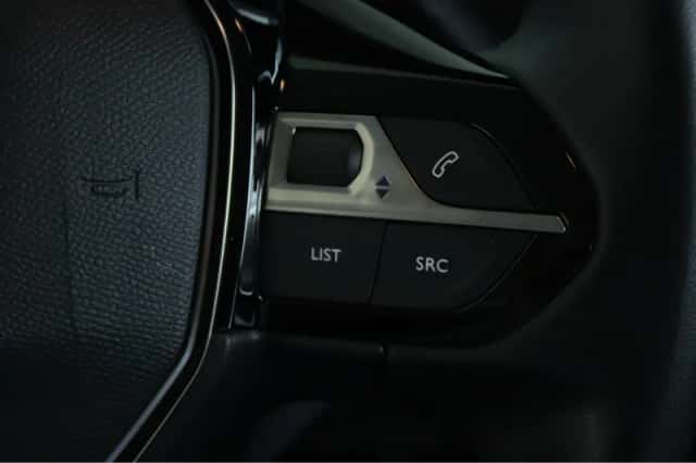 Peugeot e-208 (2022) thumbnail 27