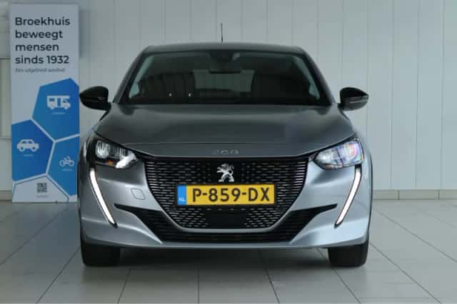 Peugeot e-208 (2022) thumbnail 10