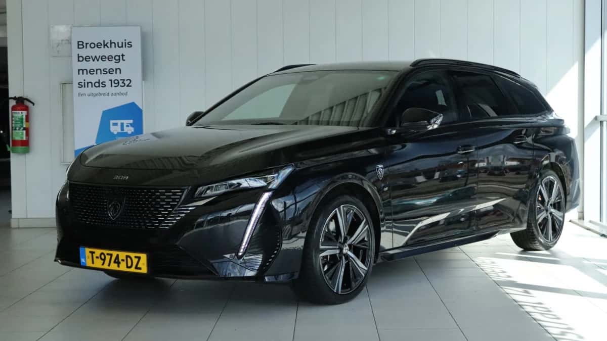 Peugeot 308 (2023) — foto 1