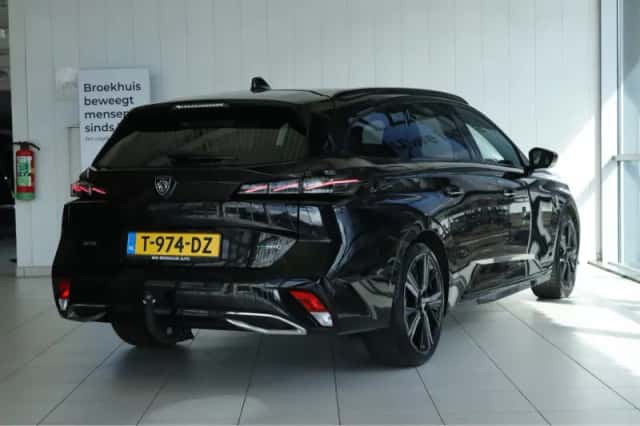 Peugeot 308 (2023) thumbnail 2